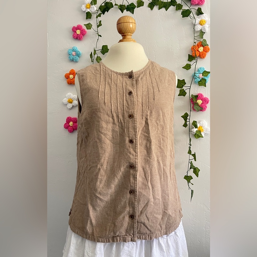 White Stag Tan Sleeveless Button Down Shirt/vest